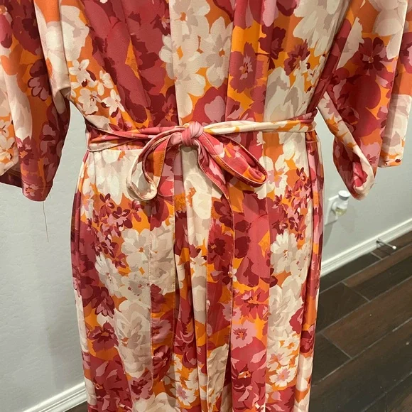 Floral V-Neck Maxi Dress in Rose, Orange and Cream - Picture 4 of 5
